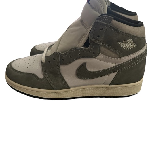 Jordan 1 Retro High OG - Picture 7 of 11